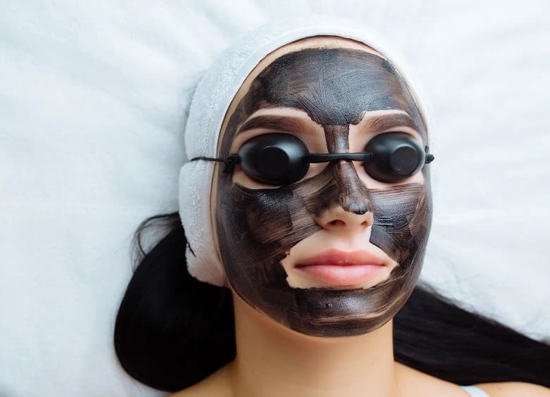 Carbon Facial procedure